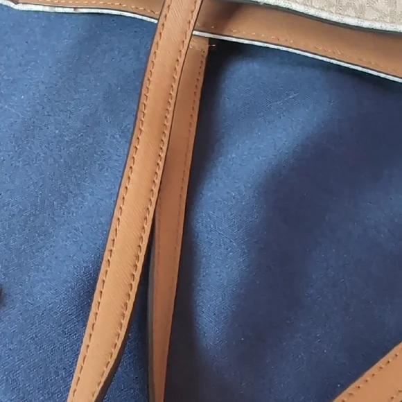 Michael Kors Cream and Brown Tote Bag with Signature Charm - Picture 15 of 17